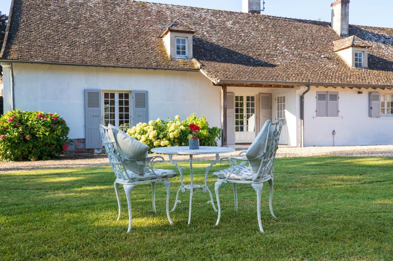 Domaine De L'Oiseau Panzió Gergy Kültér fotó